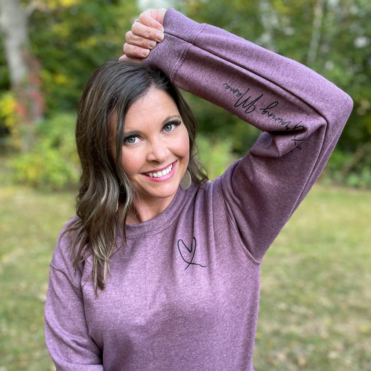 Heart Growing Mama Graphic Crew Neck Sweatshirt